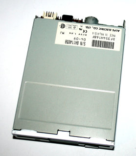 3,5" FloppyDiskDrive (DD-Floppy 720kb / HD-Floppy 1,44 MB) ALPS DF354H168F  Frontbezel: silver