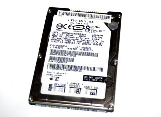 60 GB IDE - Festplatte 2,5" 44-pin Notebook-HDD  Hitachi Travelstar IC25N060ATMR04-0