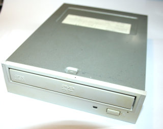 DVD-ROM Laufwerk Toshiba SD-M1612  IDE ATAPI, beige