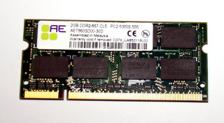 2 GB DDR2-RAM 200-pin SO-DIMM PC2-5300S  CL5  Aeneon AET860SD00-30D C07X