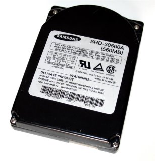 540 MB Festplatte 3,5" IDE Samsung SHD-30560A   ATA2, 512 kB Cache, 3600 U/min