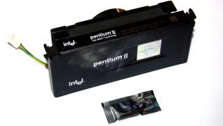 Intel Pentium II (Pentium 2) Slot1 Prozessor 350 MHz MMX  512kB L2-Cache  B80523P350512E   SL2SF  2,0V