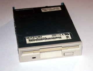 3,5" Disketten-Laufwerk (DD-Floppy 720kb / HD-Floppy 1,44 MB) Mitsumi D359M3  Frontblende: beige